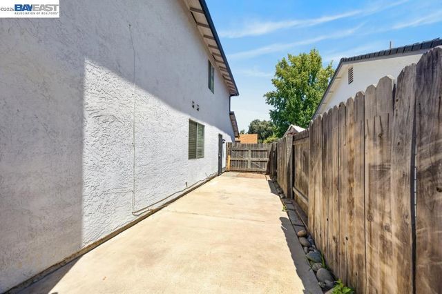 3964 Sitting Bull Way, Antelope, CA 95843