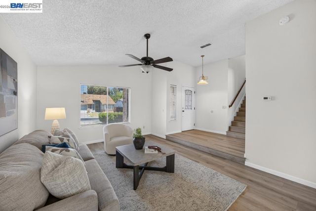 3964 Sitting Bull Way, Antelope, CA 95843