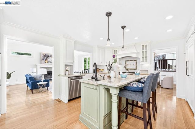 215 Arthur Ct, Danville, CA 94526