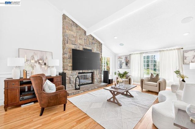 215 Arthur Ct, Danville, CA 94526