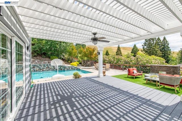 215 Arthur Ct, Danville, CA 94526
