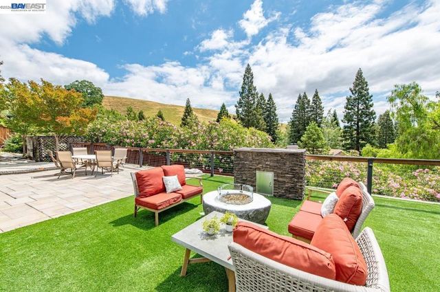 215 Arthur Ct, Danville, CA 94526