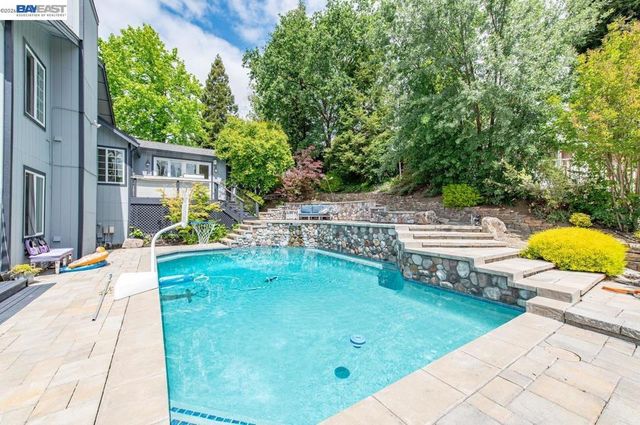 215 Arthur Ct, Danville, CA 94526