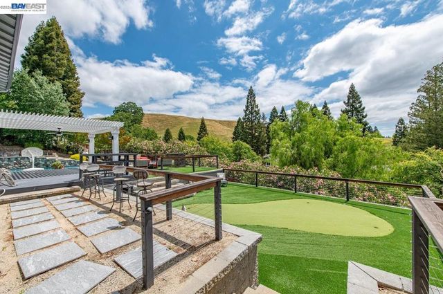 215 Arthur Ct, Danville, CA 94526
