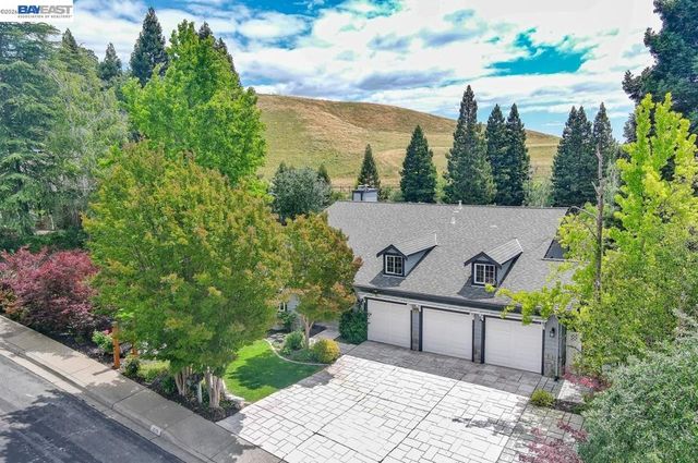 215 Arthur Ct, Danville, CA 94526