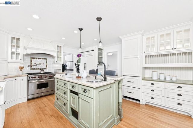 215 Arthur Ct, Danville, CA 94526