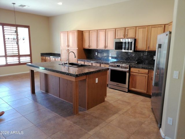 3018 W SENTINEL ROCK Road, Phoenix, AZ 85086