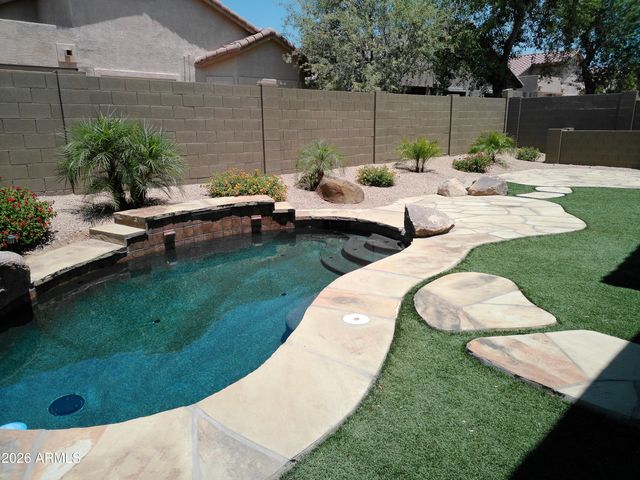 3018 W SENTINEL ROCK Road, Phoenix, AZ 85086
