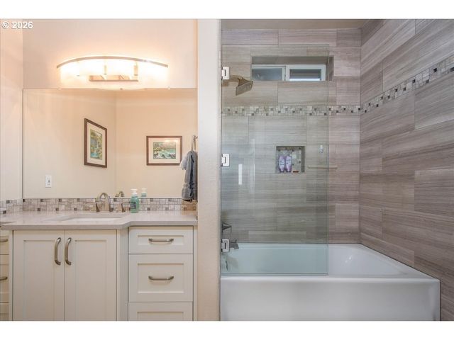 10808 Ne 192ND Ave, Brush Prairie, WA 98606