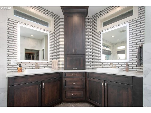 10808 Ne 192ND Ave, Brush Prairie, WA 98606