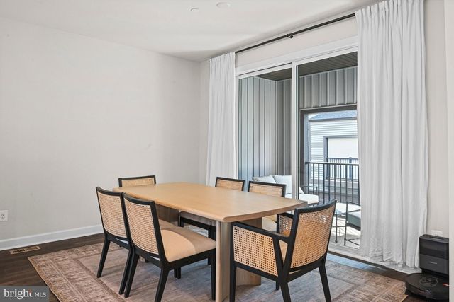 13007 HATTONTOWN SQ, Herndon, VA 20171