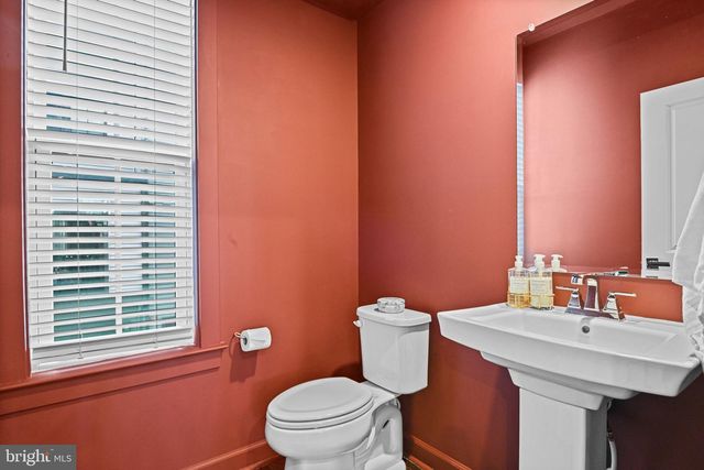 13007 HATTONTOWN SQ, Herndon, VA 20171