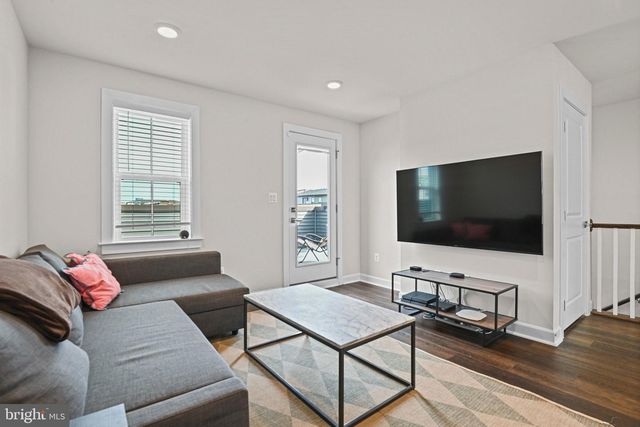 13007 HATTONTOWN SQ, Herndon, VA 20171