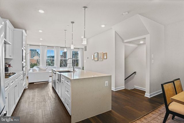 13007 HATTONTOWN SQ, Herndon, VA 20171