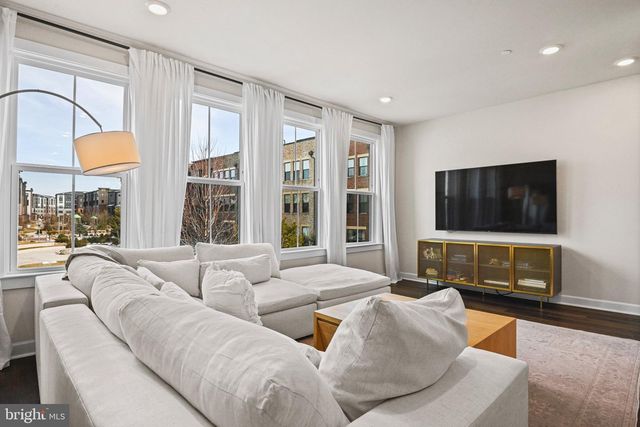 13007 HATTONTOWN SQ, Herndon, VA 20171