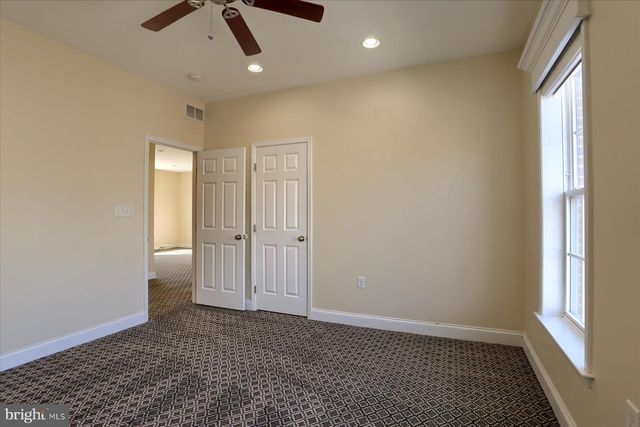 978 POWDER HORN DR, Hummelstown, PA 17036