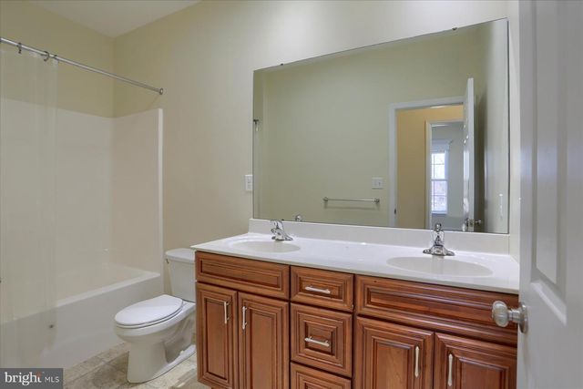 978 POWDER HORN DR, Hummelstown, PA 17036