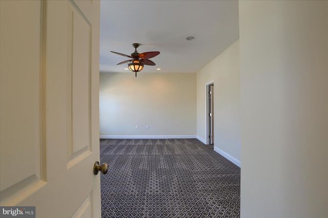978 POWDER HORN DR, Hummelstown, PA 17036