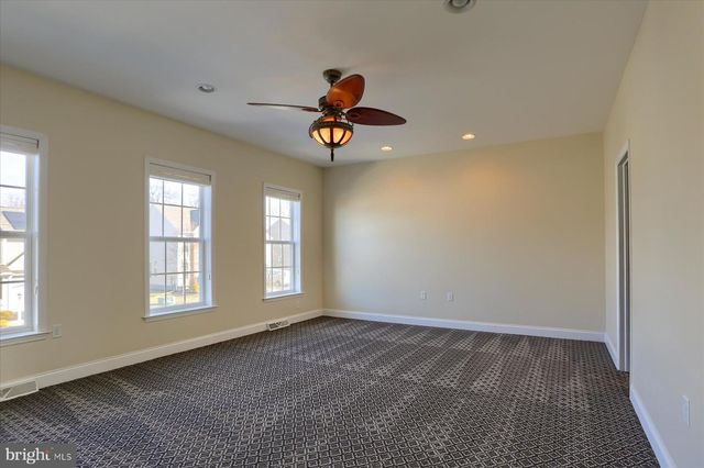978 POWDER HORN DR, Hummelstown, PA 17036