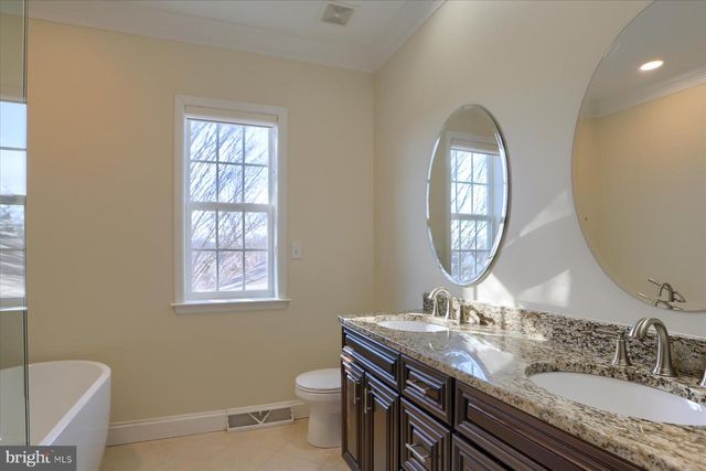 978 POWDER HORN DR, Hummelstown, PA 17036