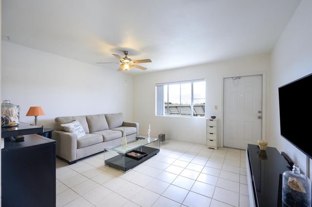 3402 Cynthia Lane 208, Lake Worth Beach, FL 33461