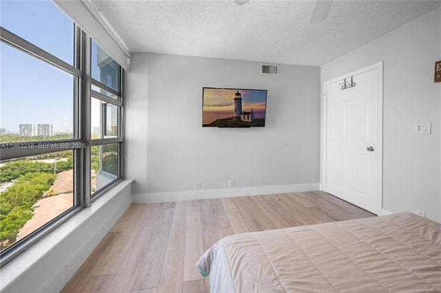 3530 Mystic Pointe Dr 1406, Aventura, FL 33180