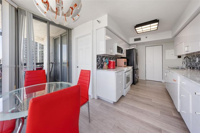 3530 Mystic Pointe Dr 1406, Aventura, FL 33180