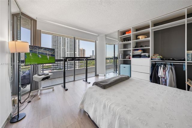 3530 Mystic Pointe Dr 1406, Aventura, FL 33180