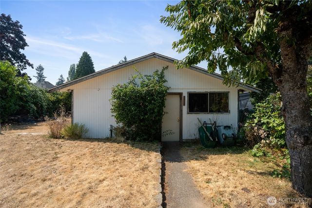 16639 35th Avenue S, Seatac, WA 98188