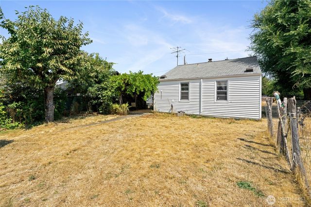 16639 35th Avenue S, Seatac, WA 98188