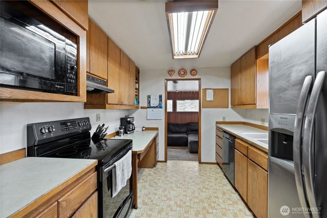 16639 35th Avenue S, Seatac, WA 98188