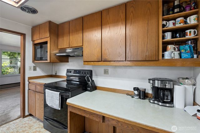 16639 35th Avenue S, Seatac, WA 98188