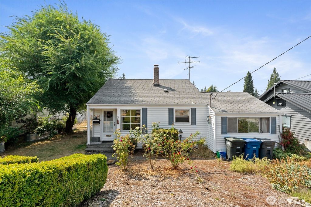 16639 35th Avenue S, Seatac, WA 98188