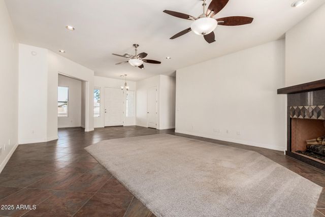 711 E CLOUD Road, Phoenix, AZ 85086