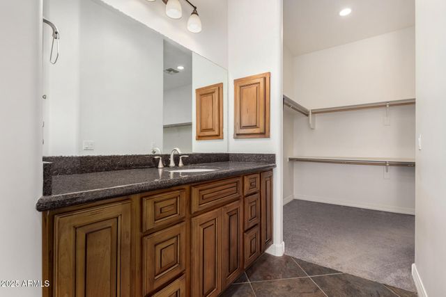 711 E CLOUD Road, Phoenix, AZ 85086