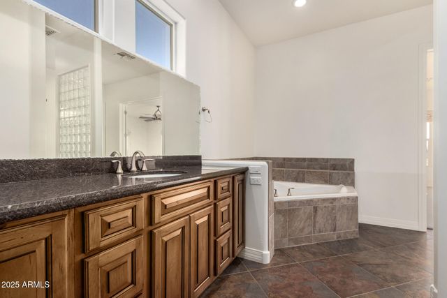 711 E CLOUD Road, Phoenix, AZ 85086