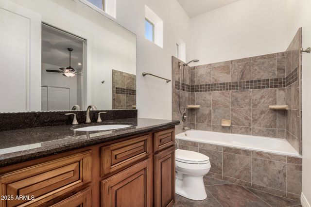 711 E CLOUD Road, Phoenix, AZ 85086