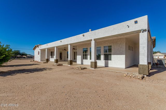 711 E CLOUD Road, Phoenix, AZ 85086