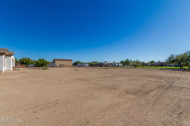 711 E CLOUD Road, Phoenix, AZ 85086