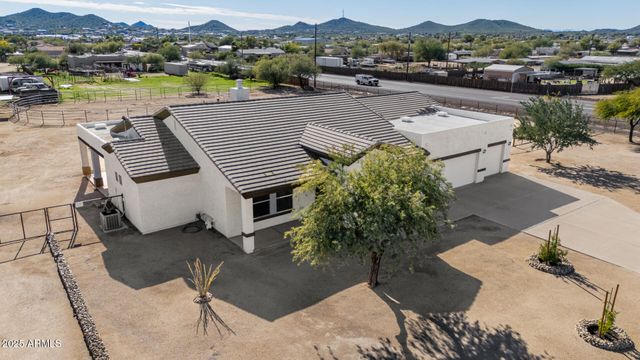 711 E CLOUD Road, Phoenix, AZ 85086