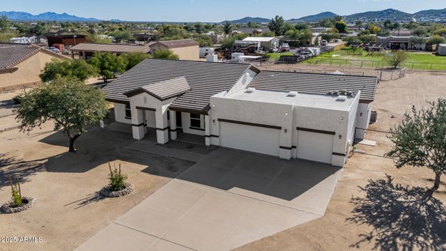 711 E CLOUD Road, Phoenix, AZ 85086