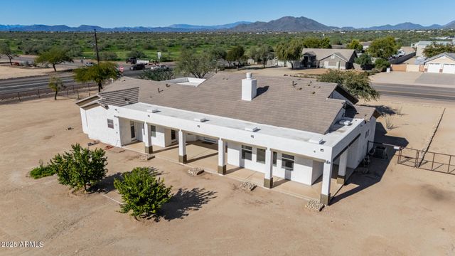 711 E CLOUD Road, Phoenix, AZ 85086