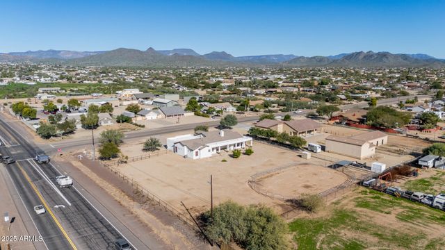 711 E CLOUD Road, Phoenix, AZ 85086