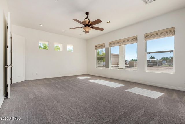 711 E CLOUD Road, Phoenix, AZ 85086