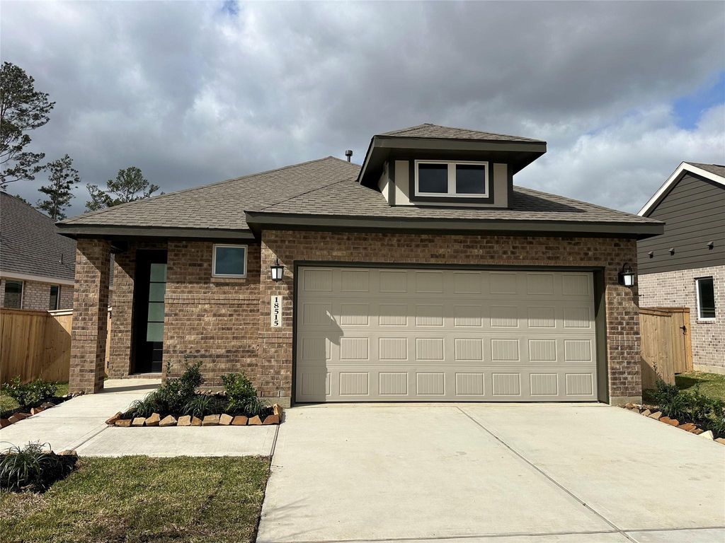 1606 Windrose Lane, Angleton, TX 77515