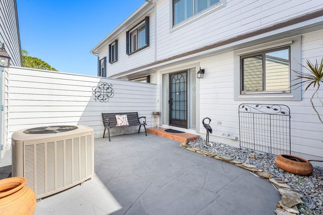 6163 SE Georgetown Place, Hobe Sound, FL 33455