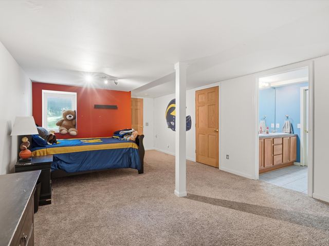 5220 Huron Hills Drive, Commerce Twp, MI 48382