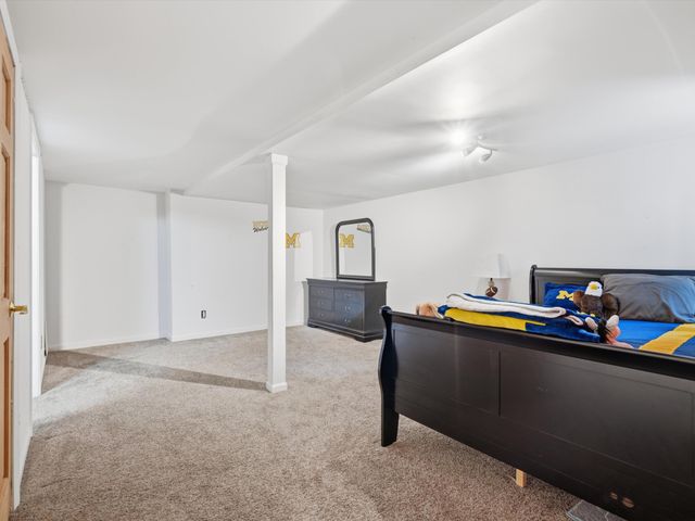 5220 Huron Hills Drive, Commerce Twp, MI 48382