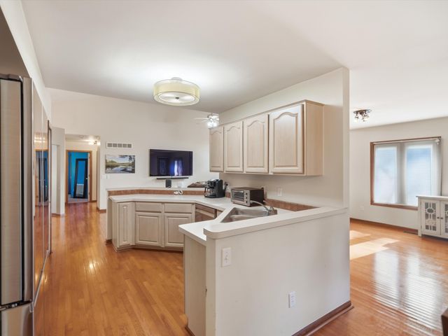 5220 Huron Hills Drive, Commerce Twp, MI 48382
