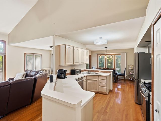 5220 Huron Hills Drive, Commerce Twp, MI 48382
